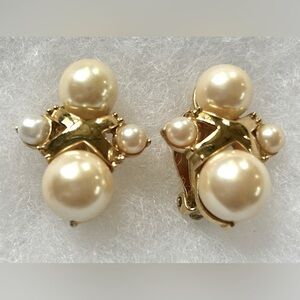 Vintage Givenchy Faux Pearl and Gold Plated X and O Clip earrings